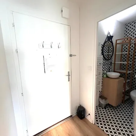 Les Pieds Dans Leau Avec Parking Lejlighed