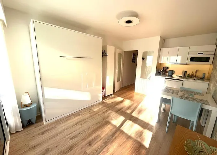 Appartement Les Pieds Dans Leau Avec Parking Les Sables-dʼOlonne