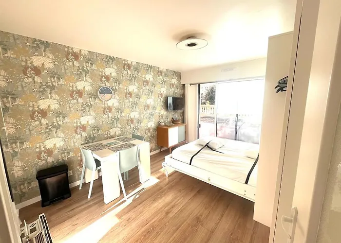 Les Pieds Dans Leau Avec Parking *