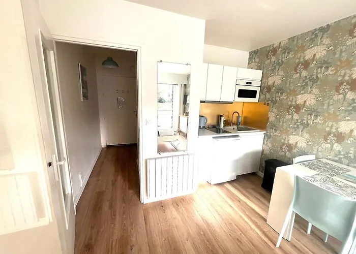 Les Pieds Dans Leau Avec Parking *