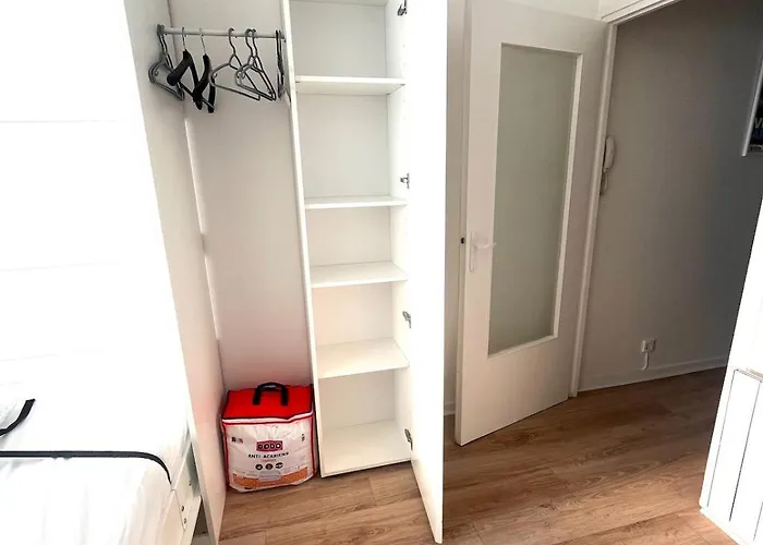 Les Pieds Dans Leau Avec Parking *