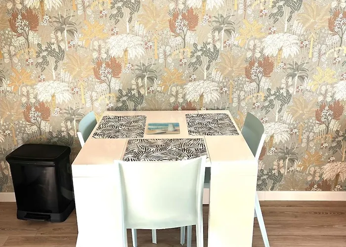 Les Pieds Dans Leau Avec Parking