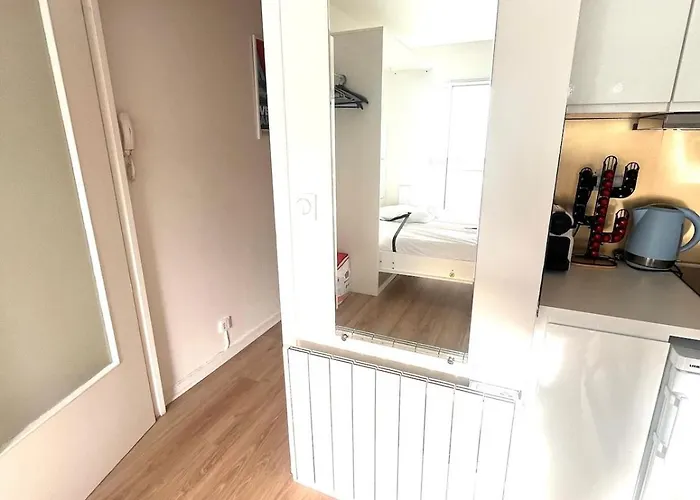 Les Pieds Dans Leau Avec Parking