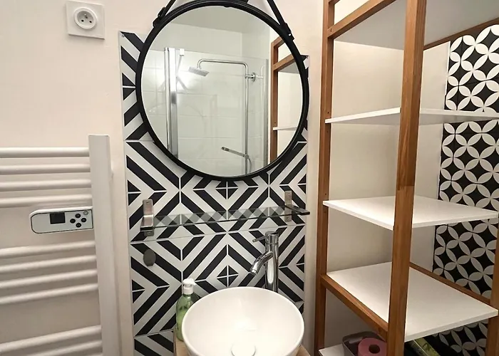 Les Pieds Dans Leau Avec Parking Appartamento *